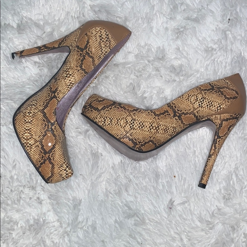 Snakeskin Pumps